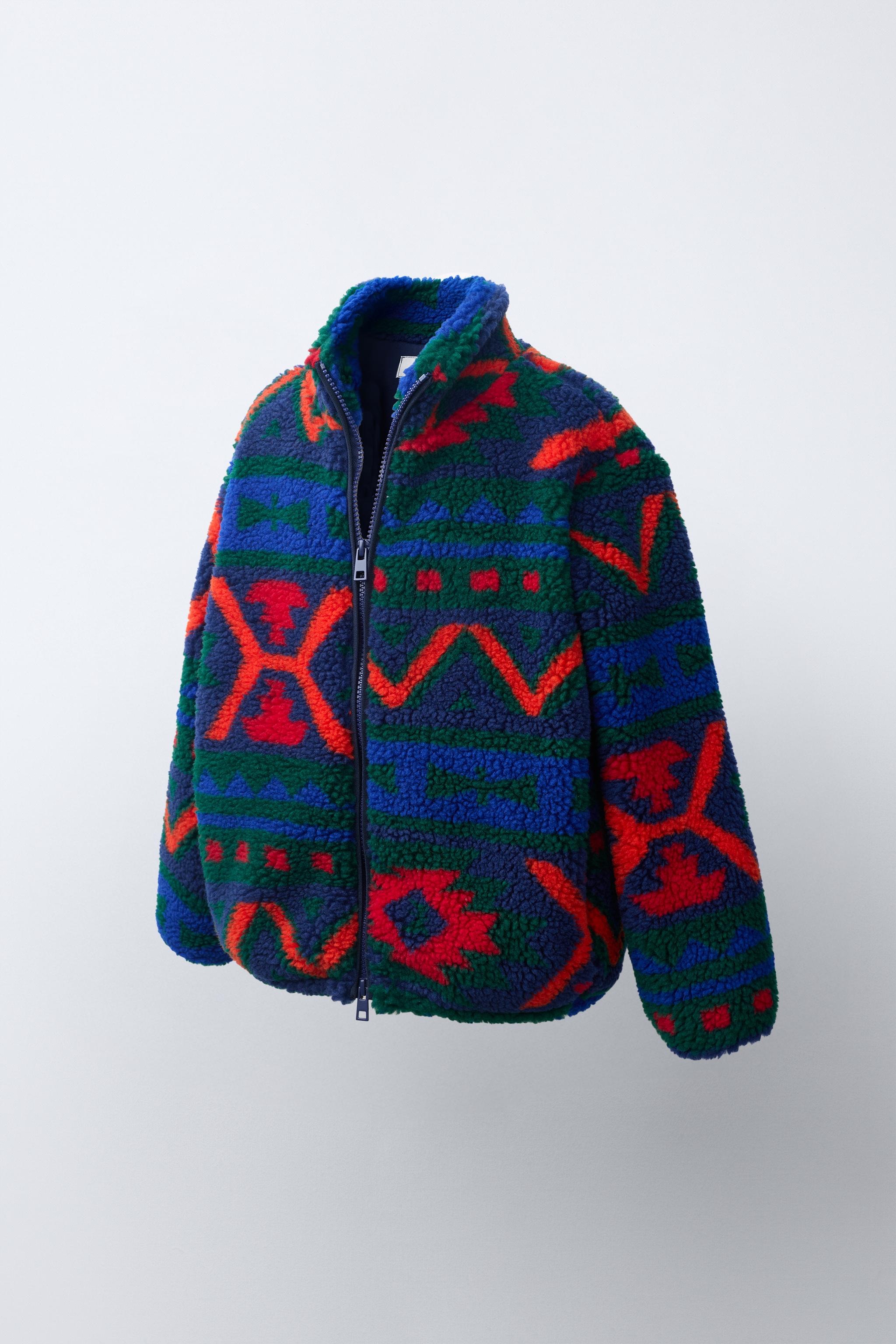BLOUSON EFFET MOUTON À IMPRIMÉ GÉOMÉTRIQUE